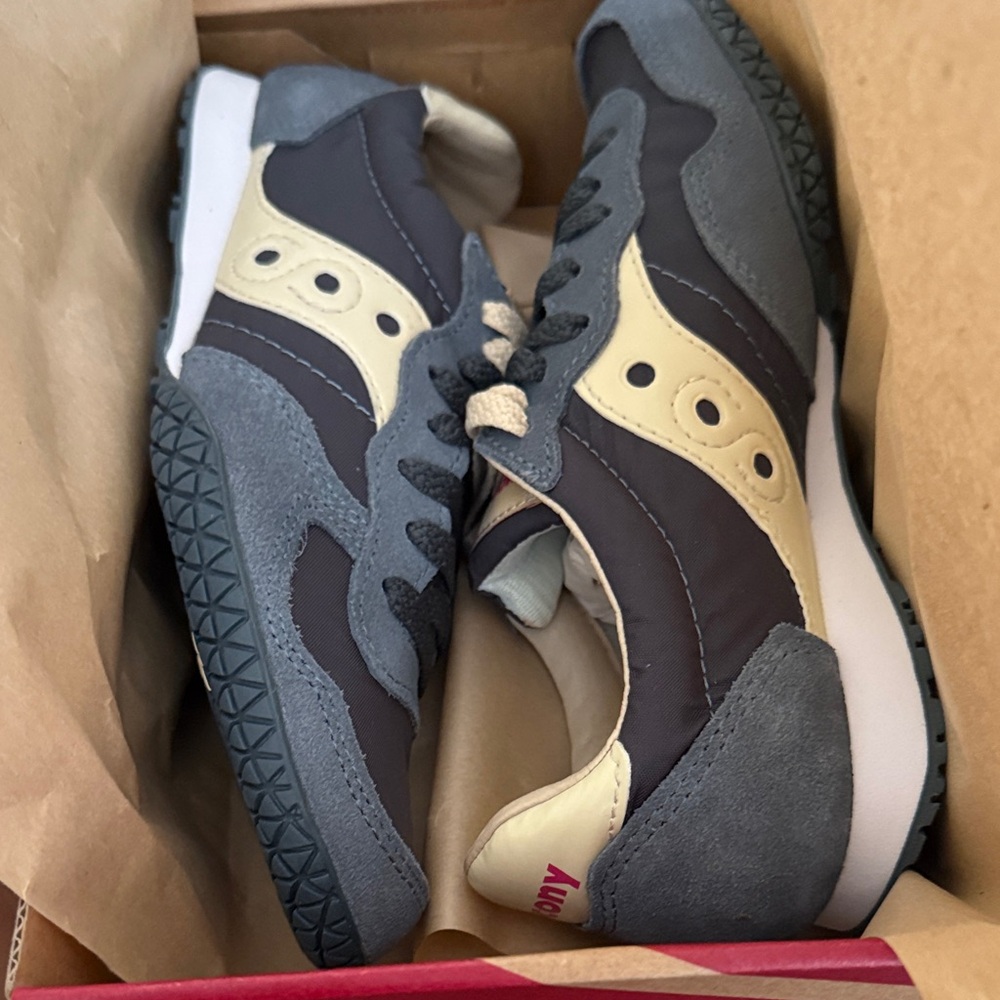 Saucony Bullet Slate/Cream Sneakers - Size 7 - New in Box